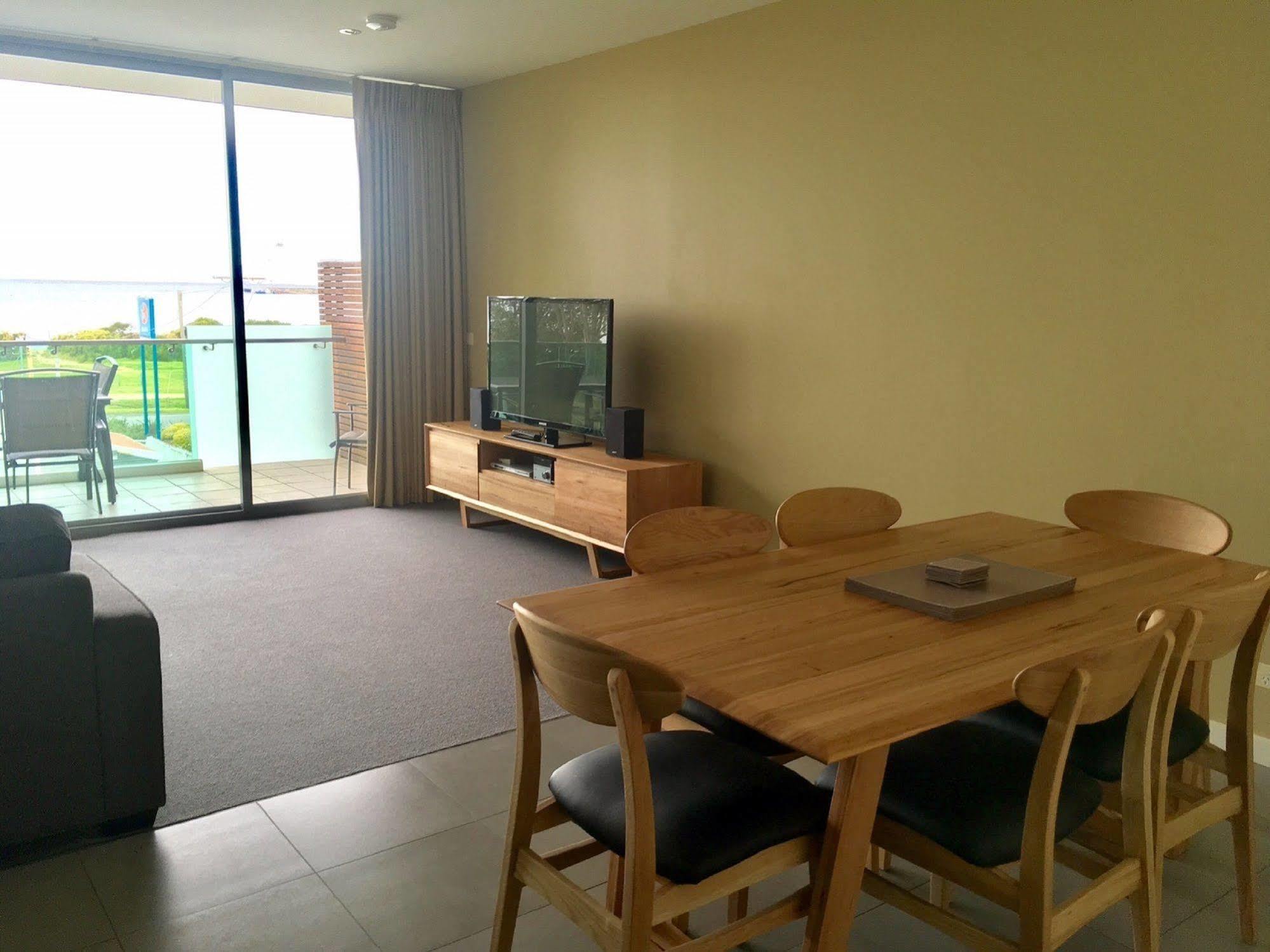 The Dolphin Apartments Apollo Bay Exterior photo